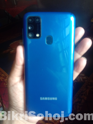 SAMSUNG M31